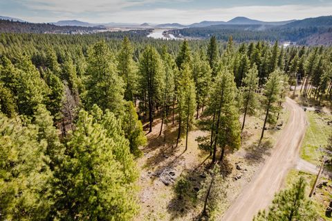 Tiny photo for 8909 Ponderosa Place, Klamath Falls, OR 97601 (MLS # 220217576)
