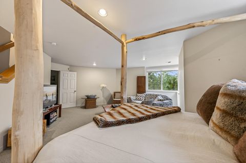 Tiny photo for 19745 Mount Bachelor Court, Bend, OR 97702 (MLS # 220212873)