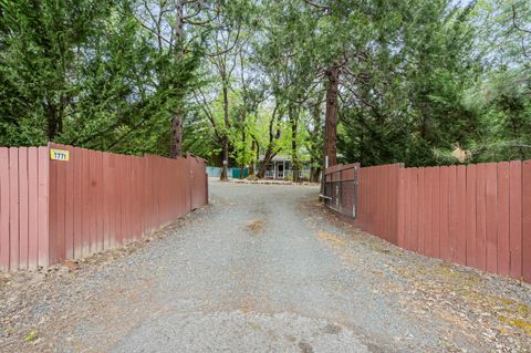 Tiny photo for 7771 Monument Drive, Grants Pass, OR 97526 (MLS # 220219951)