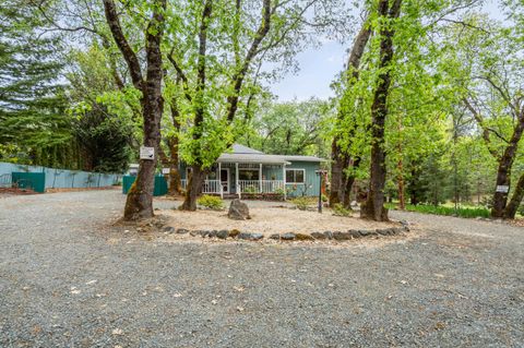 Photo of 7771 Monument Drive, Grants Pass, OR 97526 (MLS # 220219951)