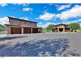 250 NE Good Pasture Loop