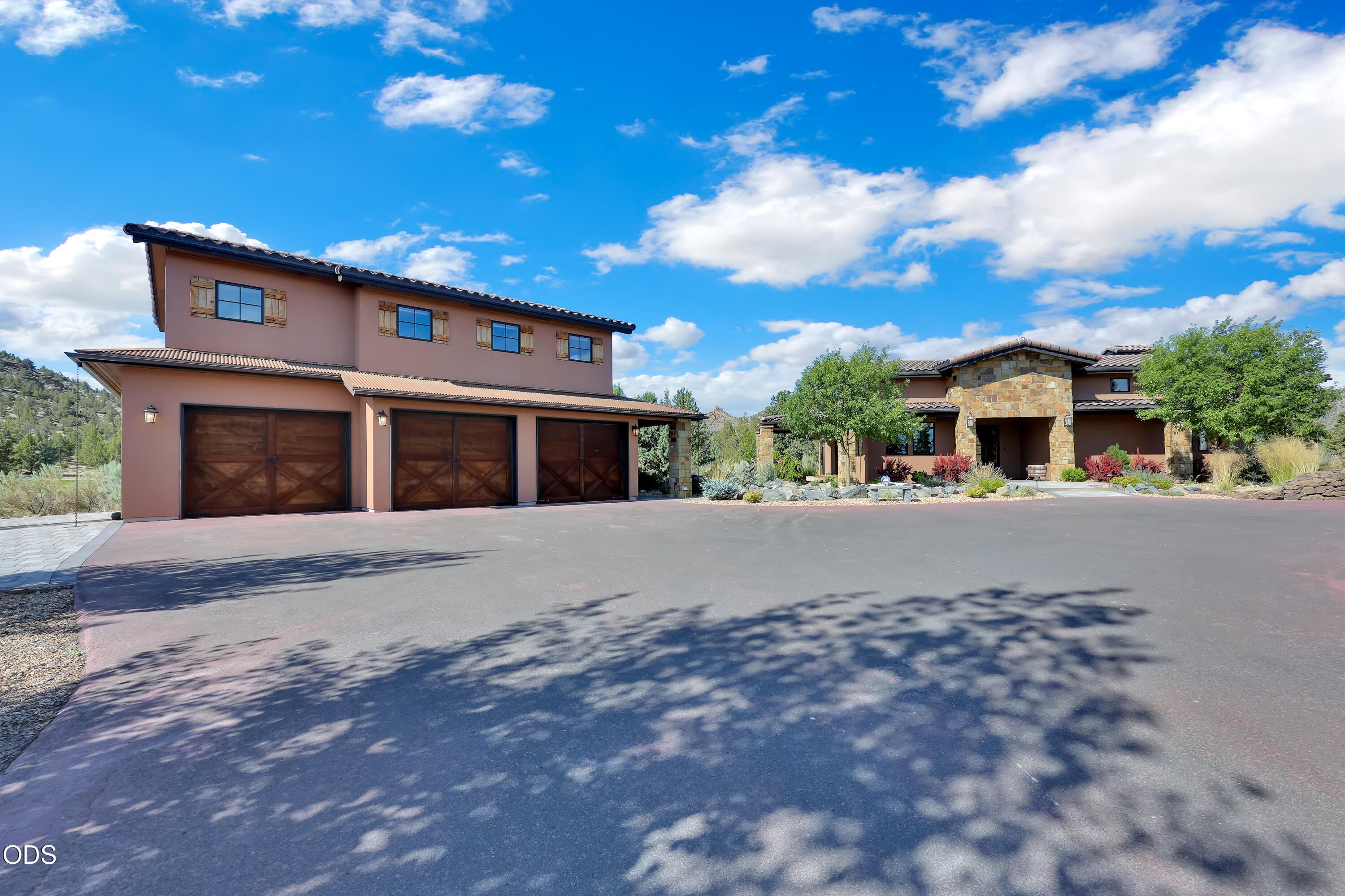 250 NE Good Pasture Loop