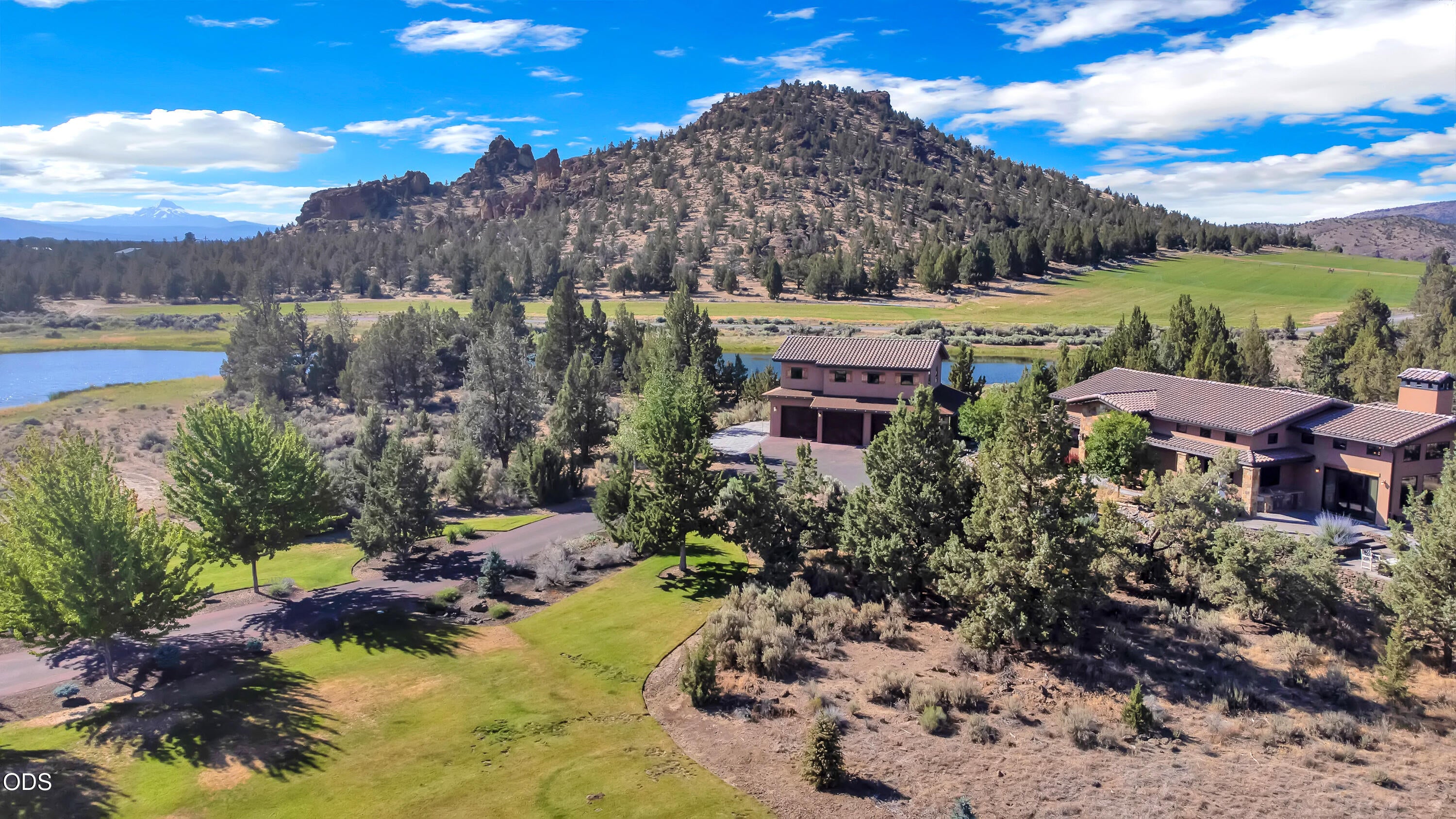 250 NE Good Pasture Loop