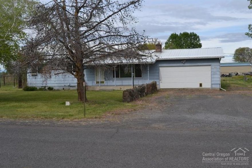 A wonderful single level ranch style home on an acre of land! Comes with a family room and living room, some upgrades in the kitchen and bathroom. Attached garage and separate shop.