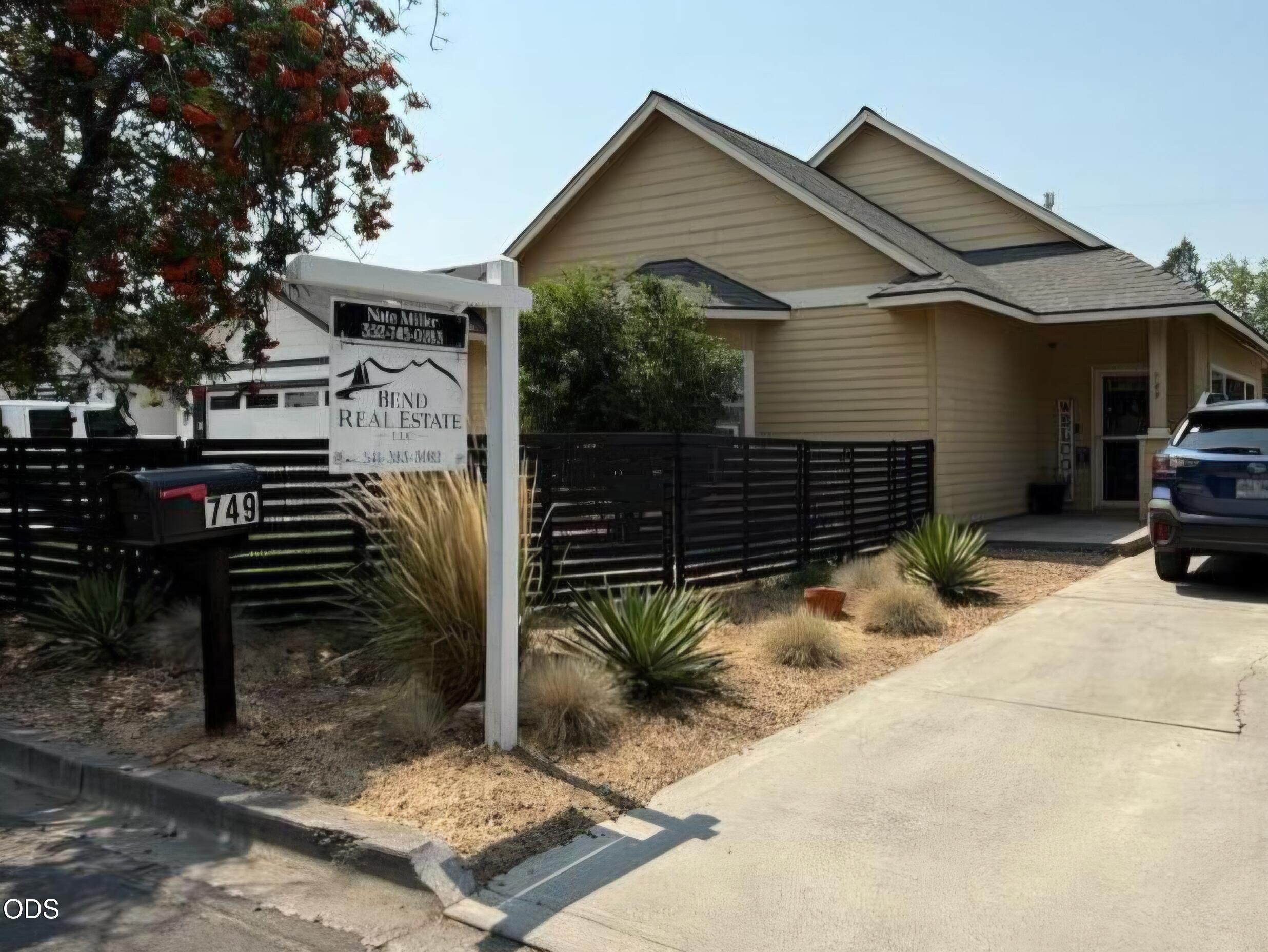 749 NW 8th Street