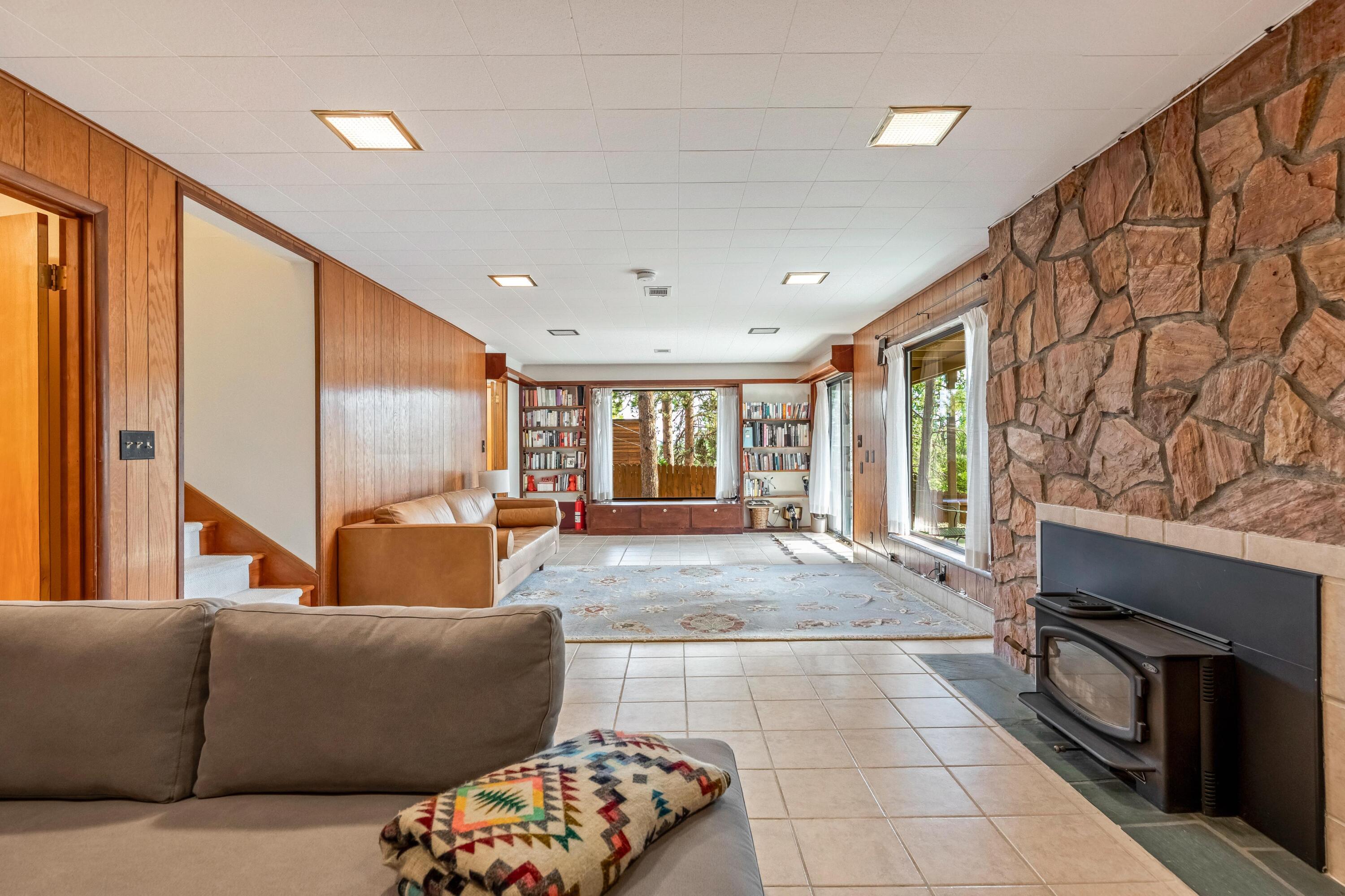 1671 NW Saginaw Ave, Bend, OR, 97703, USA, 3 Bedrooms Bedrooms, ,3 BathroomsBathrooms,Residential,Active,1671 NW Saginaw Ave,220222277