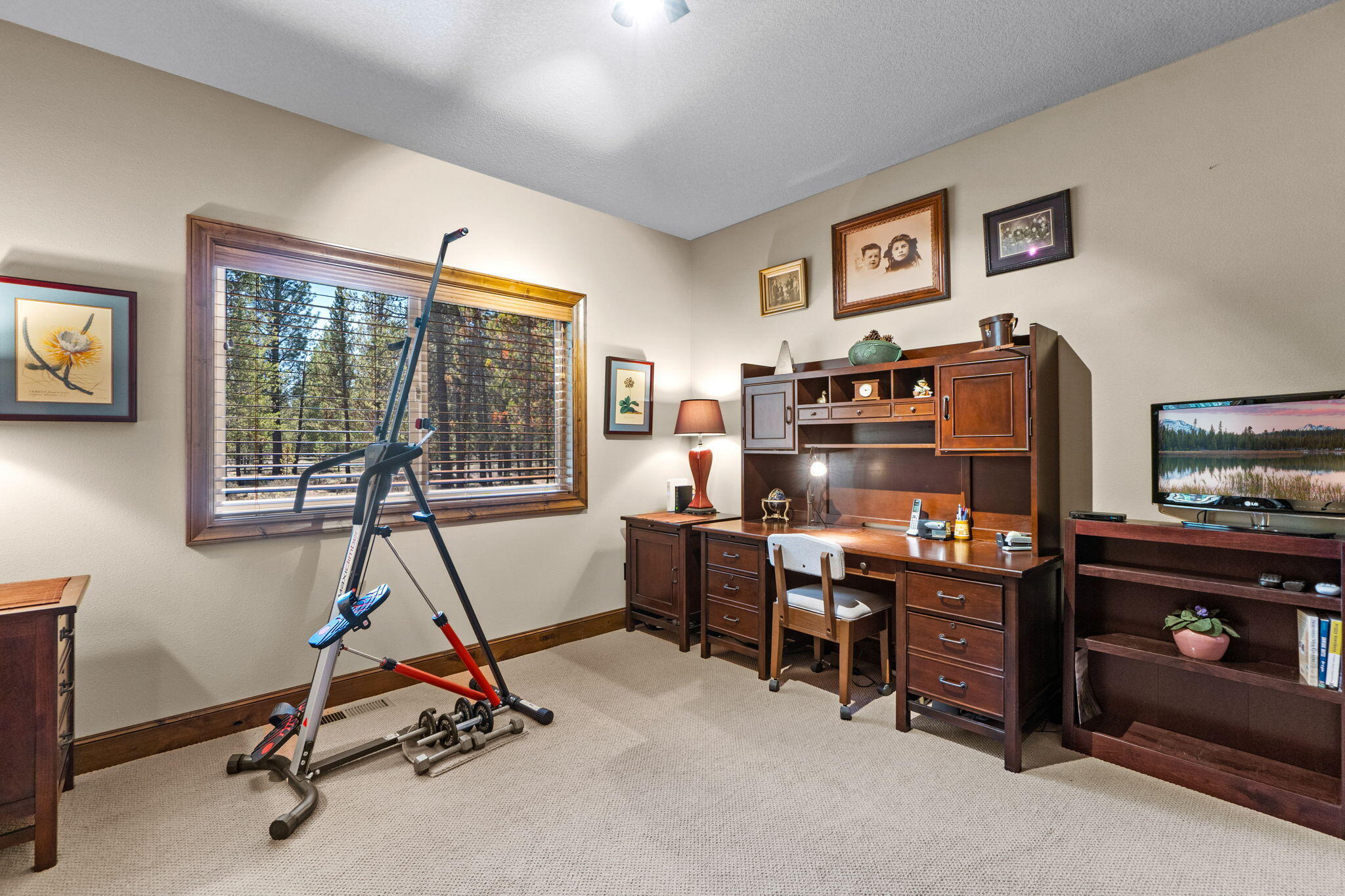 Pinewood Country Est - Residential