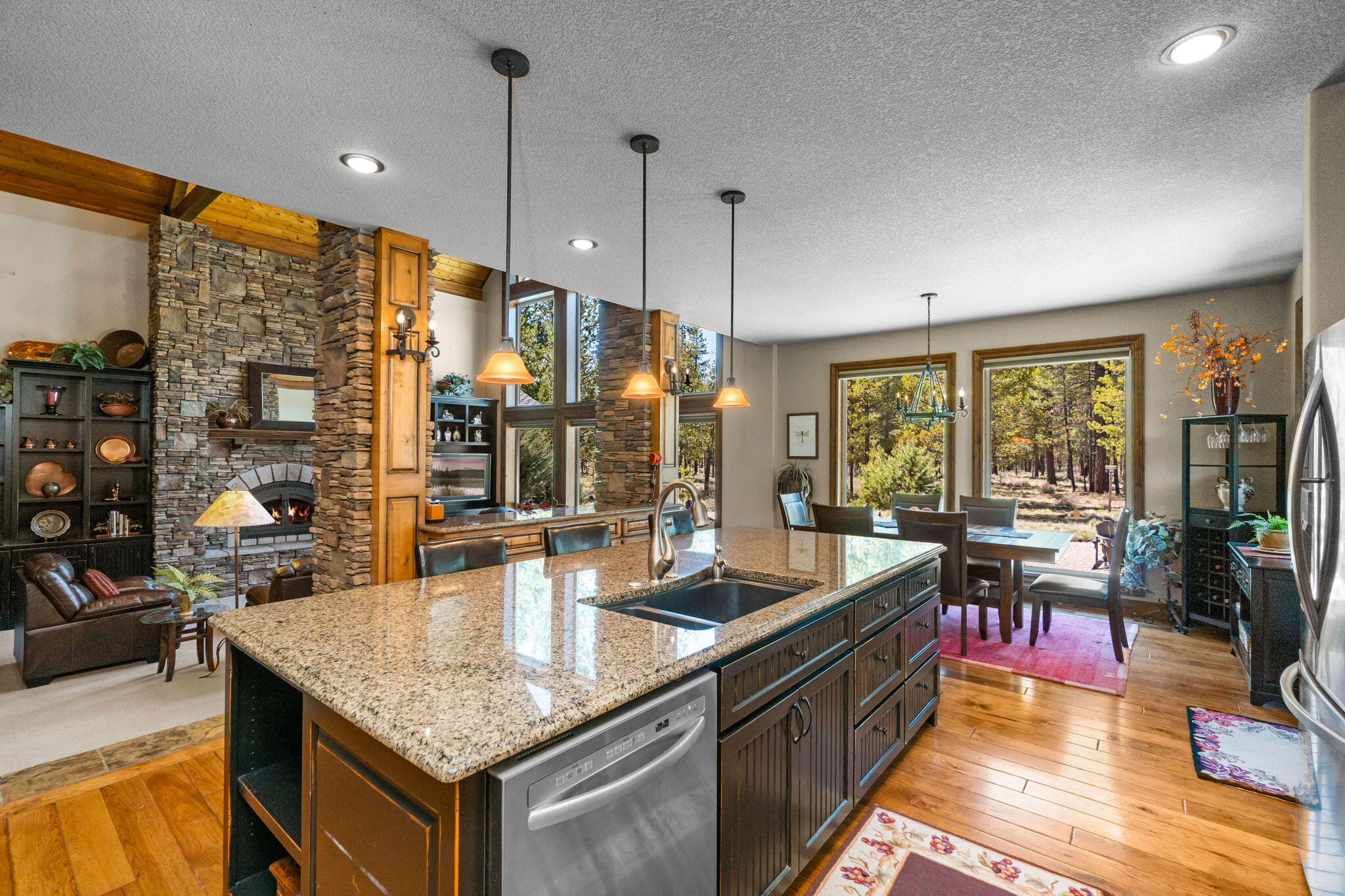 Pinewood Country Est - Residential