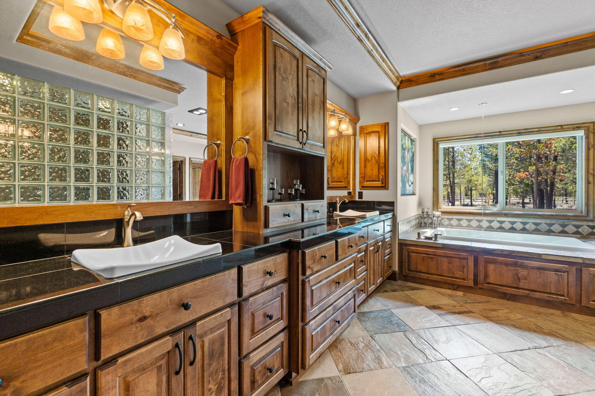 Pinewood Country Est - Residential