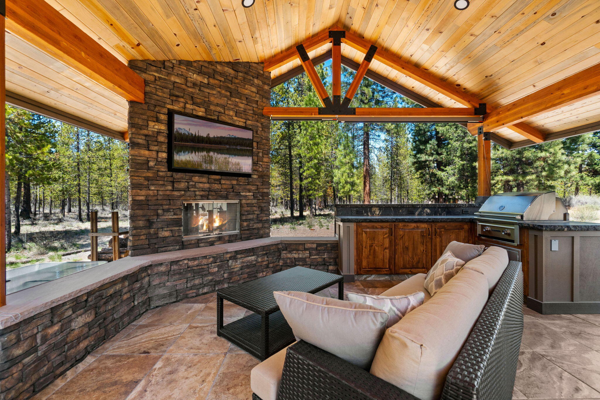 Pinewood Country Est - Residential