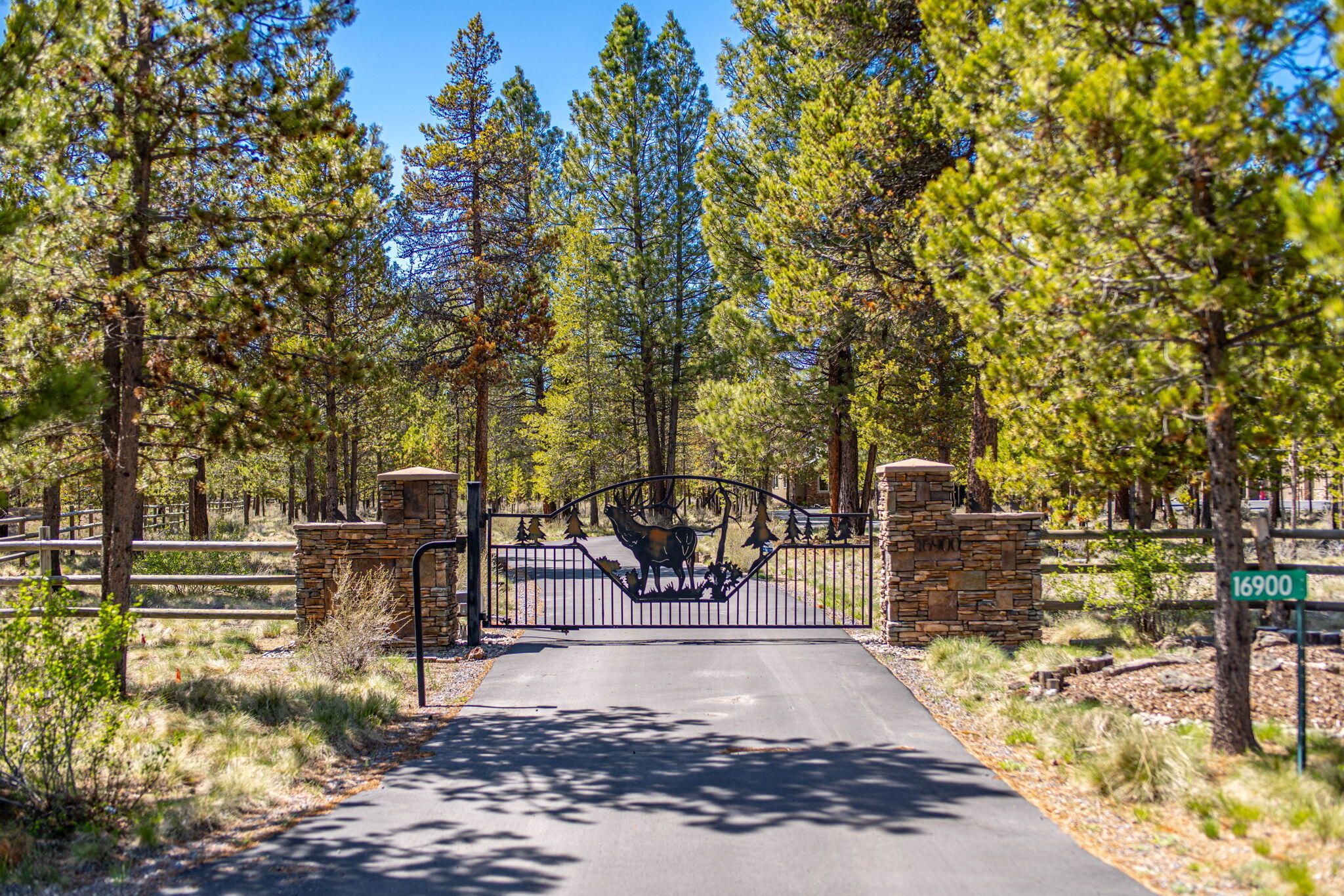 Pinewood Country Est - Residential