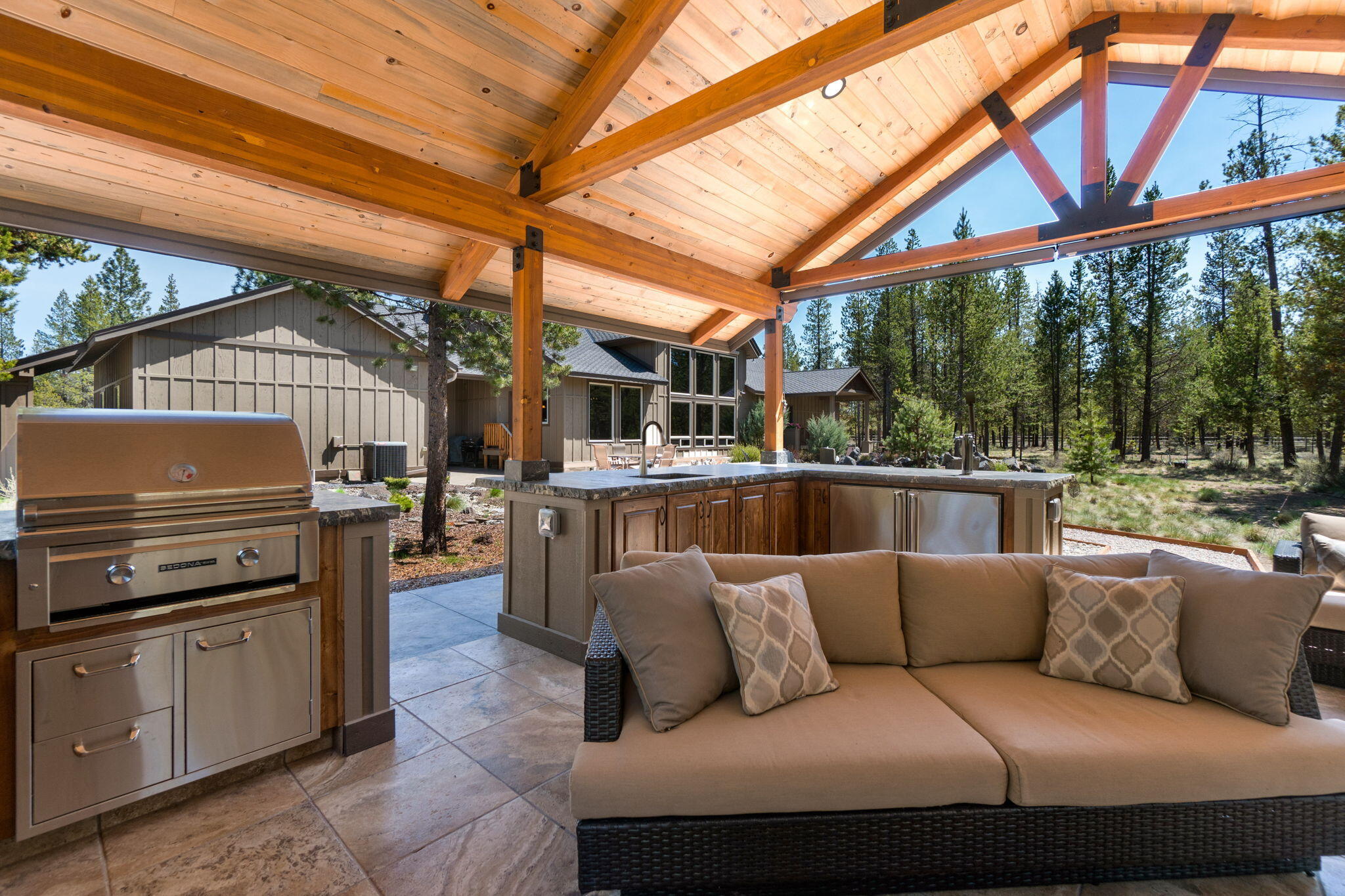 Pinewood Country Est - Residential