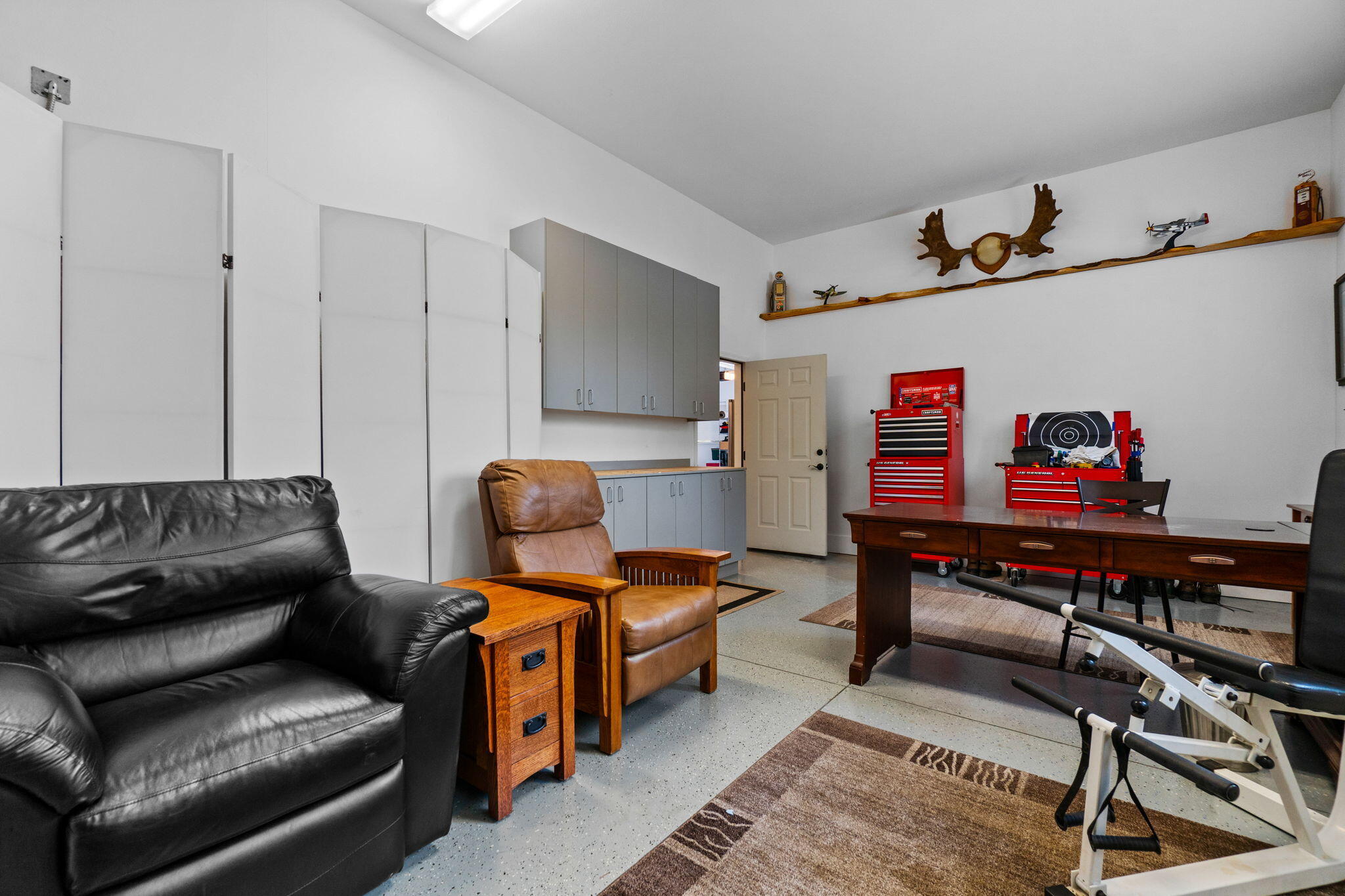 Pinewood Country Est - Residential