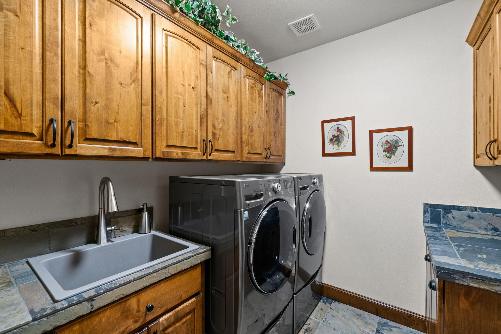 Pinewood Country Est - Residential