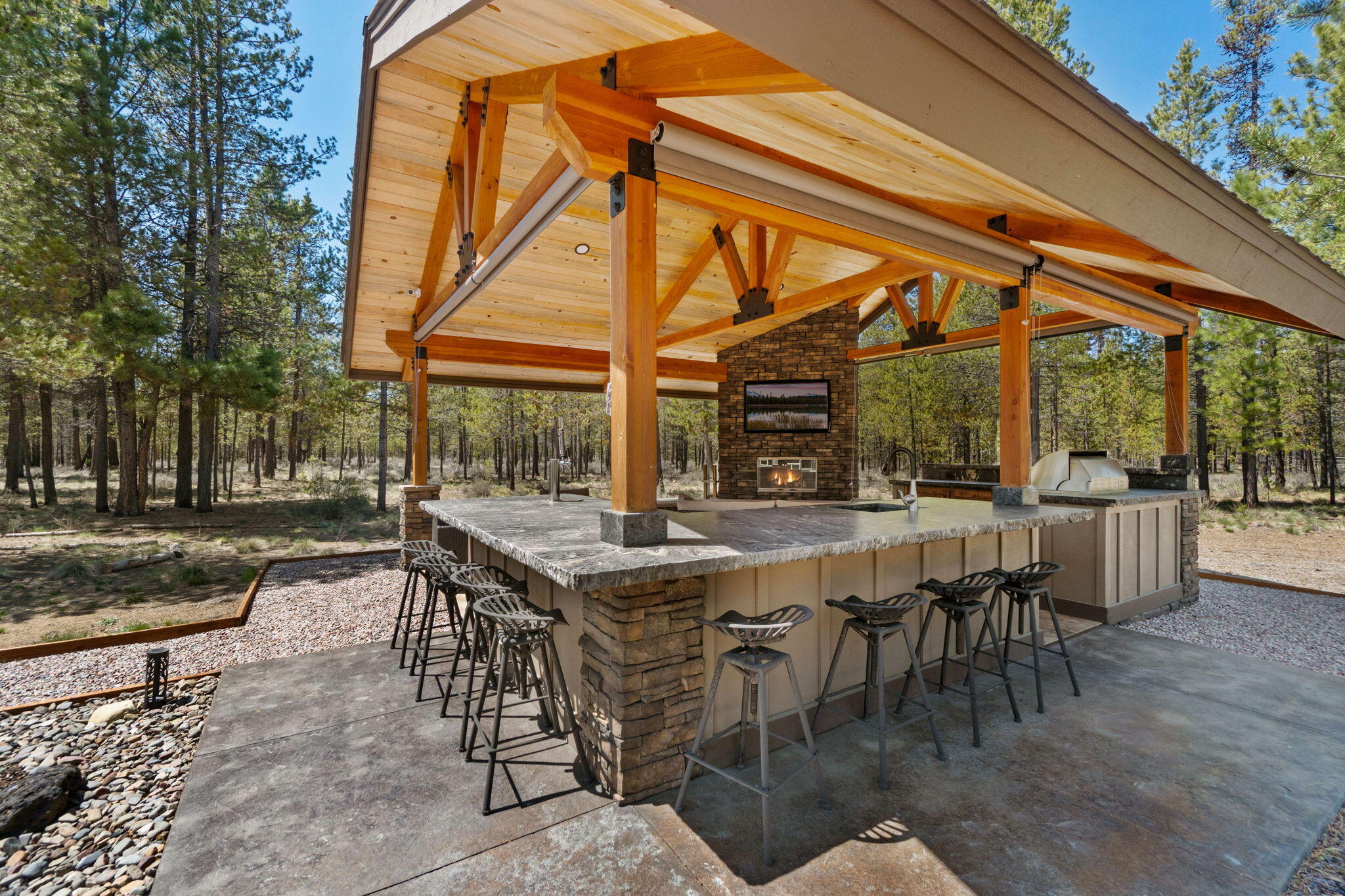 Pinewood Country Est - Residential