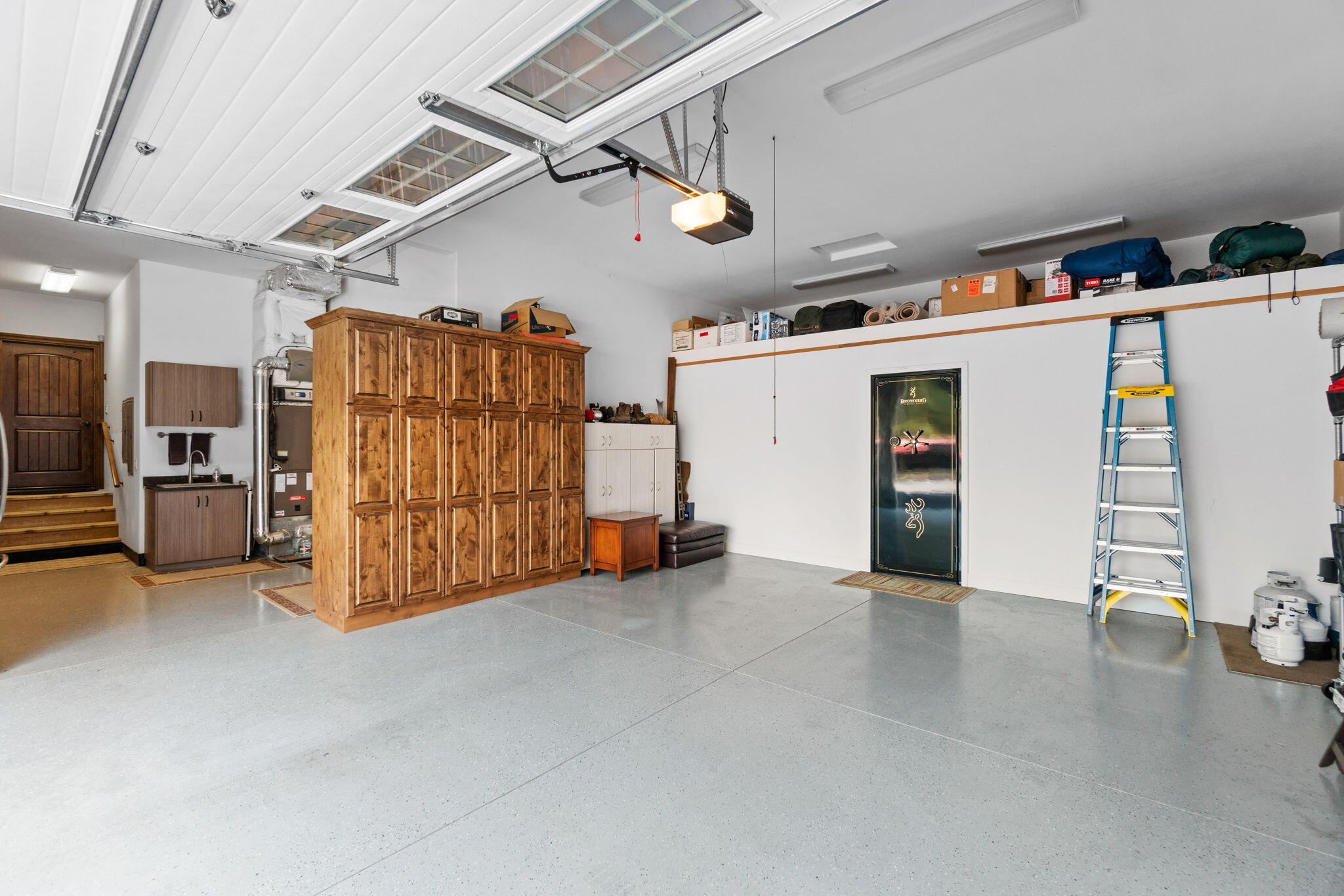 Pinewood Country Est - Residential