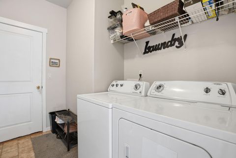 Tiny photo for 20648 Beaumont Drive, Bend, OR 97701 (MLS # 220217021)