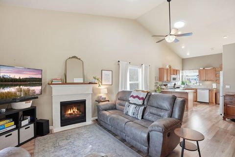 Tiny photo for 20648 Beaumont Drive, Bend, OR 97701 (MLS # 220217021)