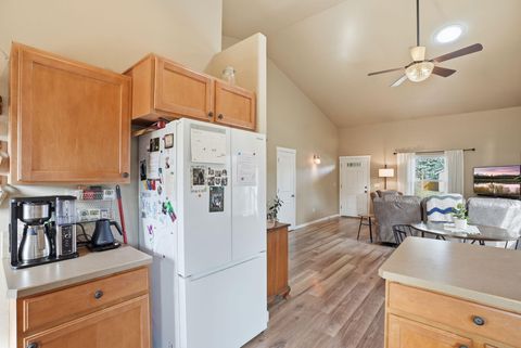 Tiny photo for 20648 Beaumont Drive, Bend, OR 97701 (MLS # 220217021)