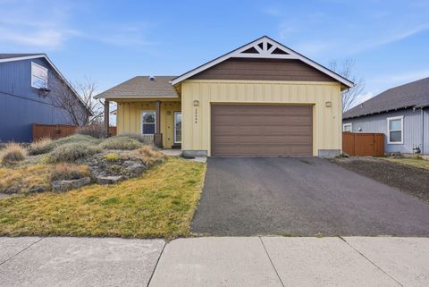 Tiny photo for 20648 Beaumont Drive, Bend, OR 97701 (MLS # 220217021)