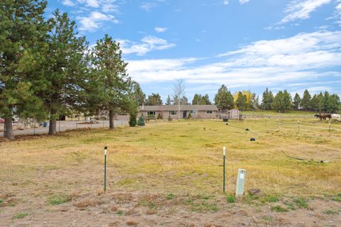Tiny photo for 62118 Cody Jr Road, Bend, OR 97701 (MLS # 220211949)
