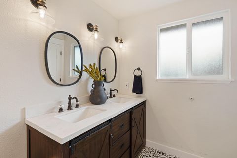 Tiny photo for 62118 Cody Jr Road, Bend, OR 97701 (MLS # 220211949)