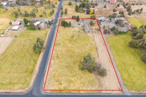 Tiny photo for 62118 Cody Jr Road, Bend, OR 97701 (MLS # 220211949)