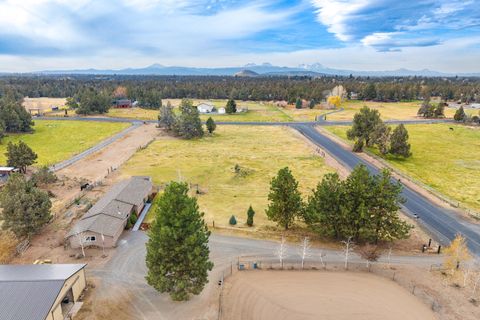 Tiny photo for 62118 Cody Jr Road, Bend, OR 97701 (MLS # 220211949)