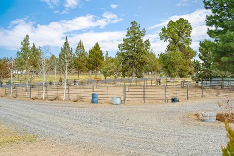 Tiny photo for 62118 Cody Jr Road, Bend, OR 97701 (MLS # 220211949)