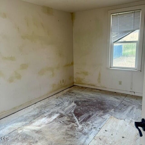 Tiny photo for 434 Michigan Avenue, Klamath Falls, OR 97601 (MLS # 220224177)