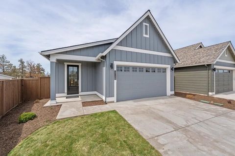 4728 SW Badger Avenue Redmond OR 97756