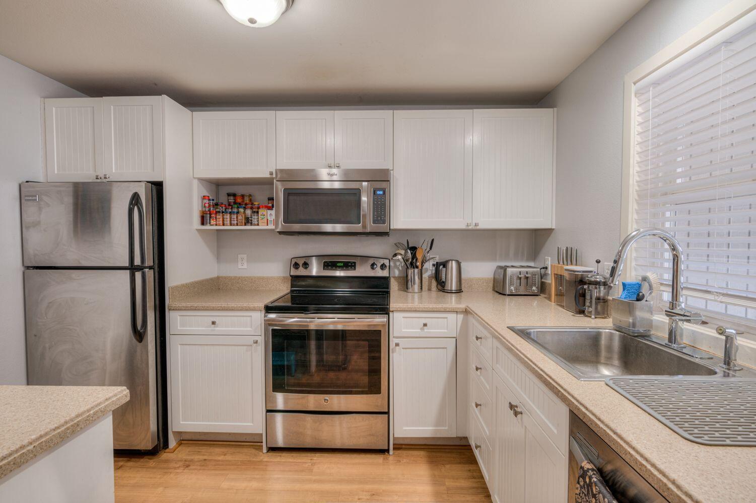 1439 NW Juniper Street 1