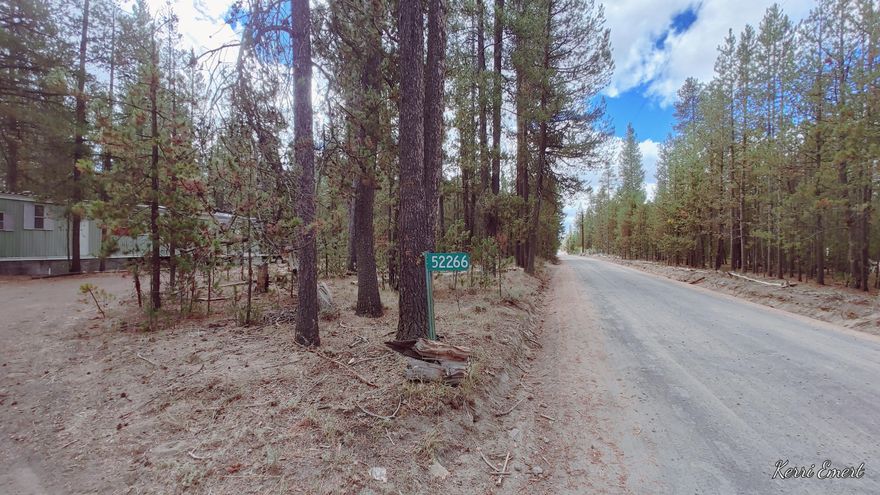 Come see this 1.23 acres on a corner lot, located in beautiful Central Oregon. Just minutes from the
city of La Pine, schools, rivers, lakes and mountains. Has electricity on property which is a plus.
Approximately 28 minutes from Bend and 15 minutes from Sunriver. Buyer/Buyers Agent to do their due
diligence with Deschutes County in regards to: septic, well and building or another manufactured home.
Value is in the land, home of no value.