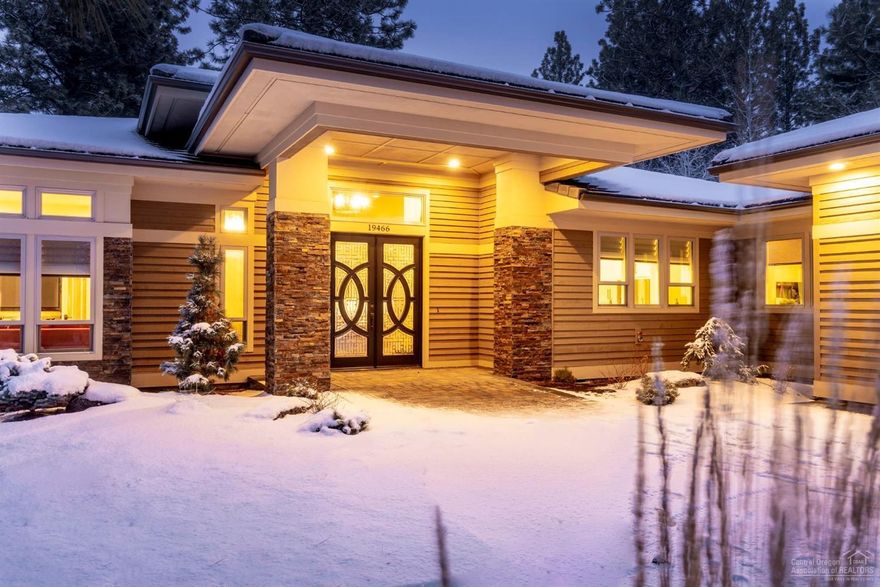 Stunning Prairie Style Broken Top Single Story Hm built by Award Winning Builder, Dave Hasenoehrl, situated on a Cul-de-Sac & overlooking the Fairway. Built in 2017 w/ Gorgeous Features! Great Rm has Gas Linear Stone Fireplace w/ Custom Wood Mantle, Soaring Wood Beamed Ceilings, Wood Plank Floors, Built-in Cabinets & Walls of Glass w/ Stunning Views. Gourmet Kitchen has Granite Counters, Massive Center Island, Jenn-Air Stainless Steel Appliances, 6 Burner Gas Cooktop, Pantry, Built-in Desk Area & Soft Close Drawers. Separate Office/Den/Library with Double Glass French Doors. Romantic Master Suite is Opposite Guest Rooms to Allow Complete Privacy. Plus Large Walk-in Closet w/ Built-ins, Dual Vanity & Walk-in Stepless Shower. Wonderful Mud Room/ Laundry Area has Sink, Tons of Cabinet Space & Bench. Enjoy Outdoor Entertaining on your Expansive Covered Pavered Patio, Gas Firepit and the Lush Landscaping. And Much, Much More!