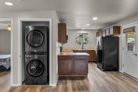 Tiny photo for 2470 NE 3rd Street, Redmond, OR 97756 (MLS # 220219827)