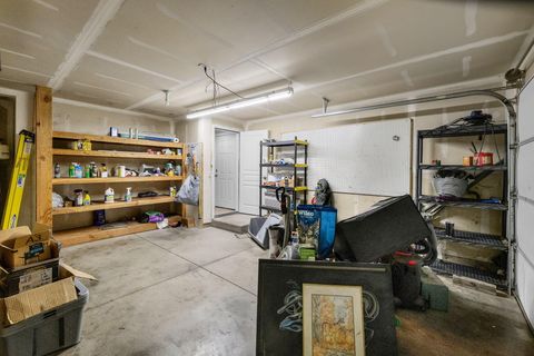 Tiny photo for 2470 NE 3rd Street, Redmond, OR 97756 (MLS # 220219827)