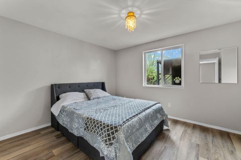 Tiny photo for 2470 NE 3rd Street, Redmond, OR 97756 (MLS # 220219827)
