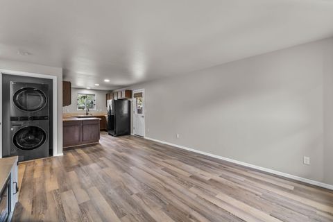 Tiny photo for 2470 NE 3rd Street, Redmond, OR 97756 (MLS # 220219827)