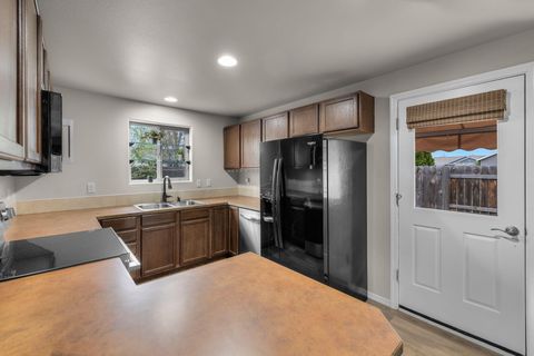 Tiny photo for 2470 NE 3rd Street, Redmond, OR 97756 (MLS # 220219827)