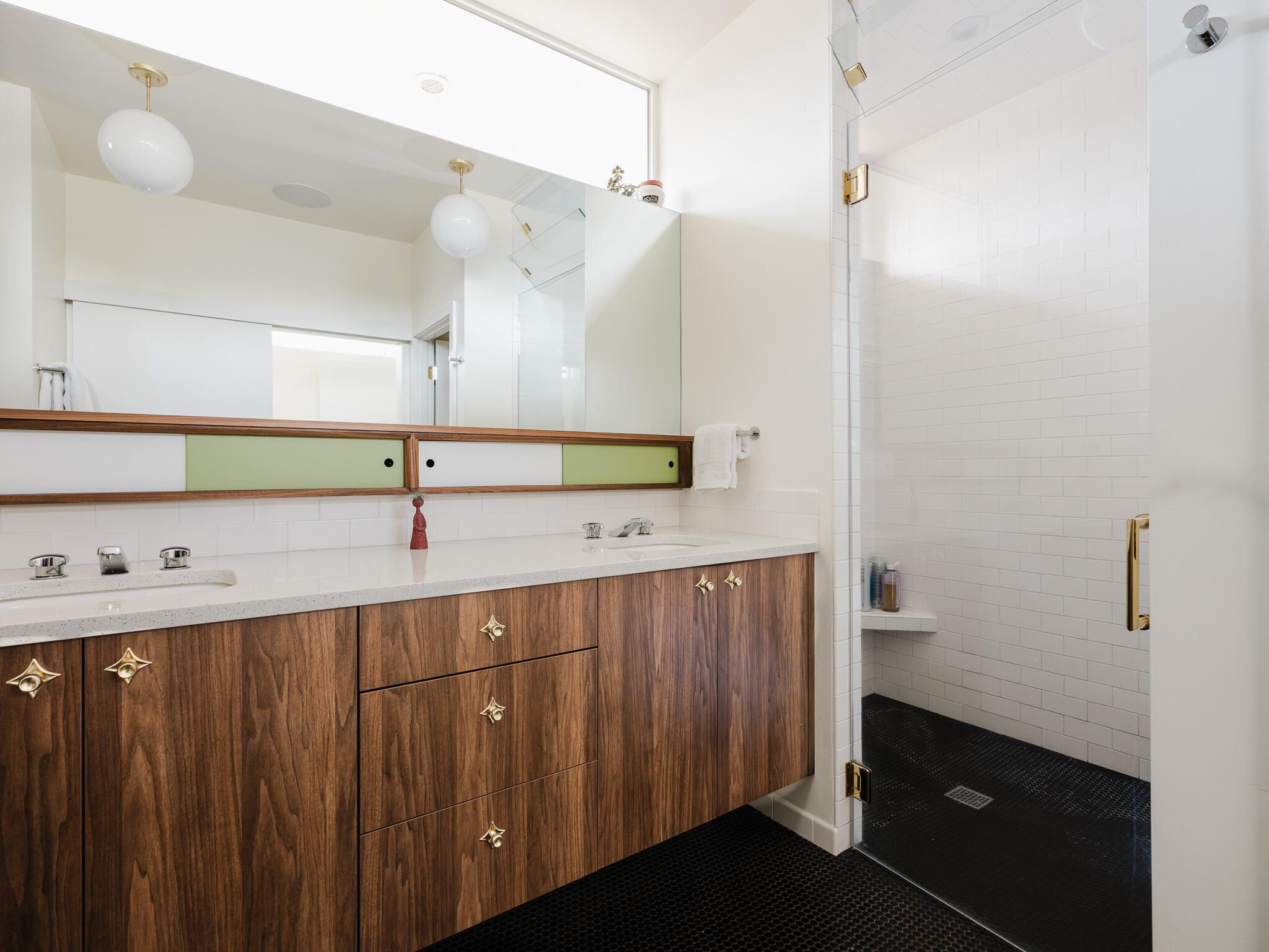 1181 NW Pittman Place