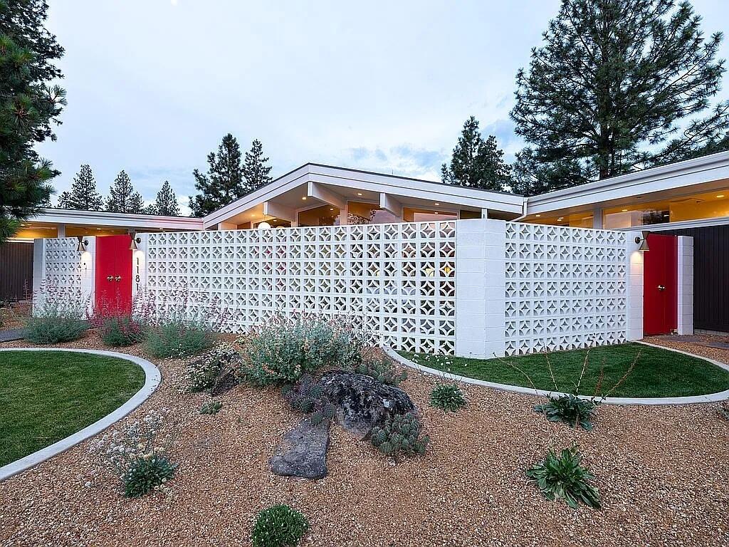 1181 NW Pittman Place