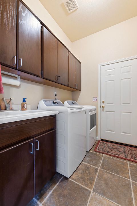 Tiny photo for 3503 Alderwood Drive, Medford, OR 97504 (MLS # 220215550)