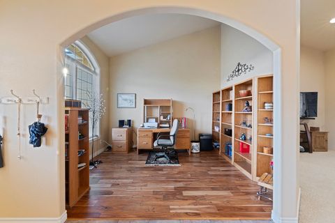 Tiny photo for 3503 Alderwood Drive, Medford, OR 97504 (MLS # 220215550)