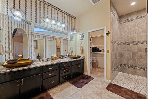 Tiny photo for 3503 Alderwood Drive, Medford, OR 97504 (MLS # 220215550)