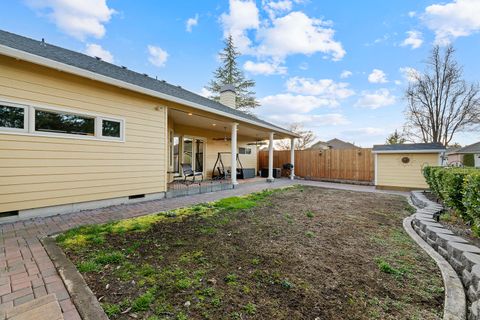 Tiny photo for 3503 Alderwood Drive, Medford, OR 97504 (MLS # 220215550)