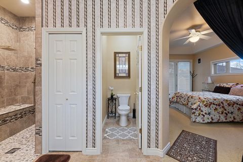 Tiny photo for 3503 Alderwood Drive, Medford, OR 97504 (MLS # 220215550)