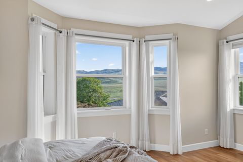 Tiny photo for 417 Tucker Street, Ashland, OR 97520 (MLS # 220220180)