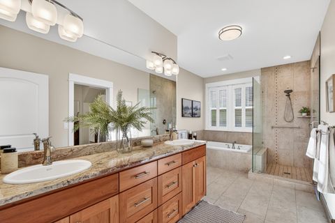 Tiny photo for 417 Tucker Street, Ashland, OR 97520 (MLS # 220220180)