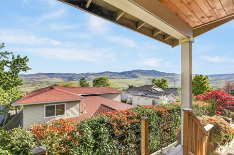 Tiny photo for 417 Tucker Street, Ashland, OR 97520 (MLS # 220220180)