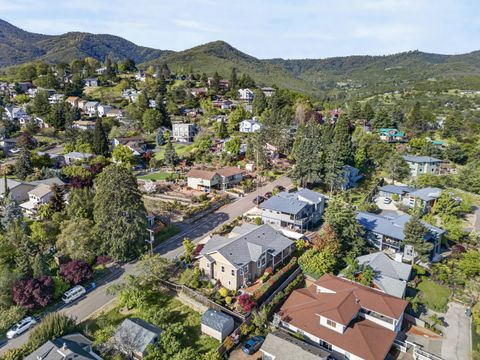 Tiny photo for 417 Tucker Street, Ashland, OR 97520 (MLS # 220220180)